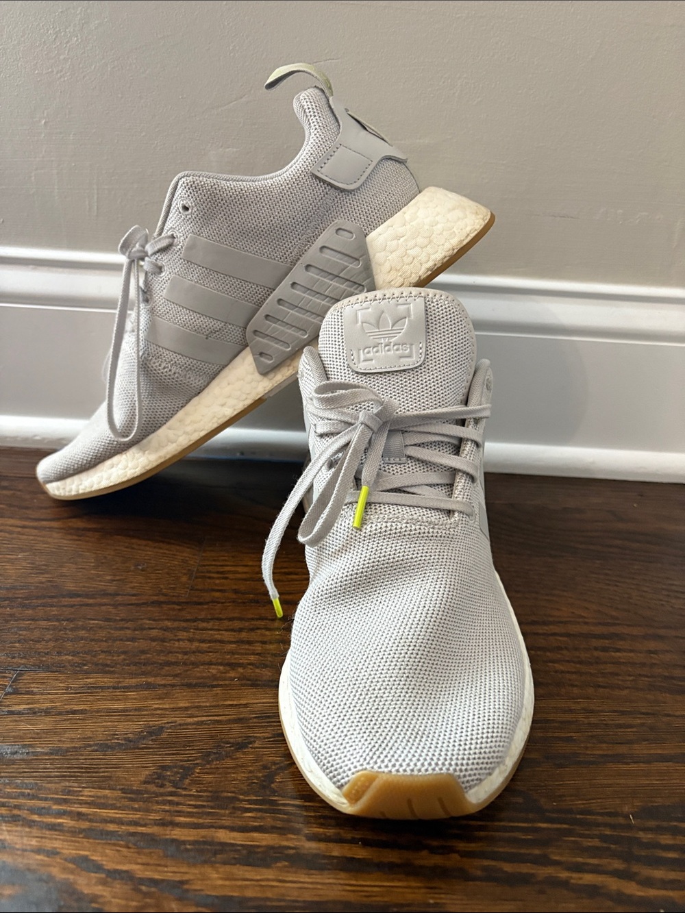 adidas Men’s 10.5 NMD R2 gray gum